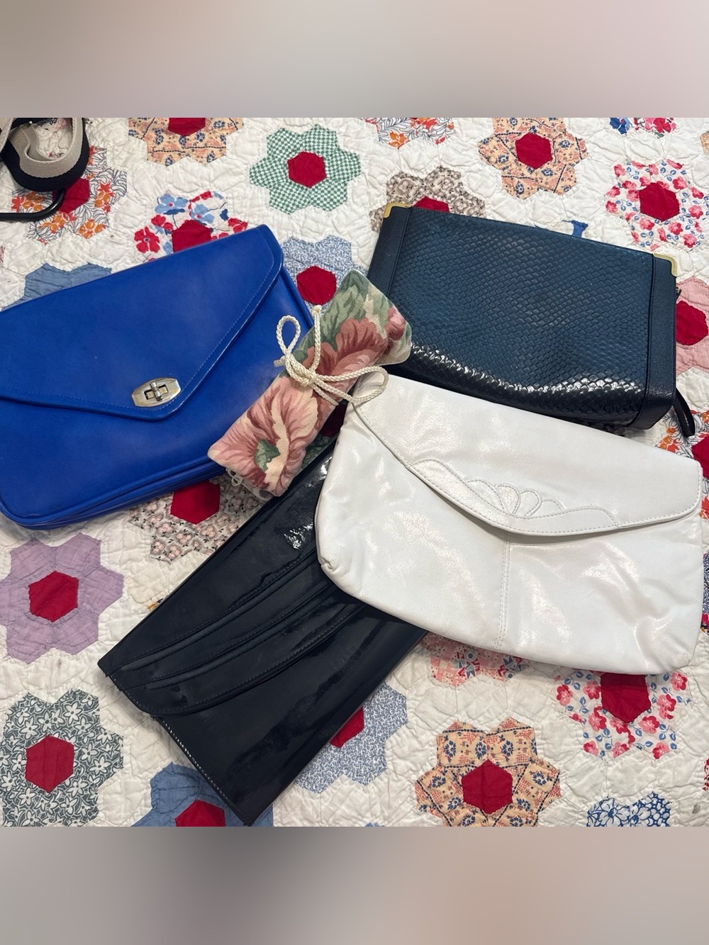 Lot 5 vintage bags